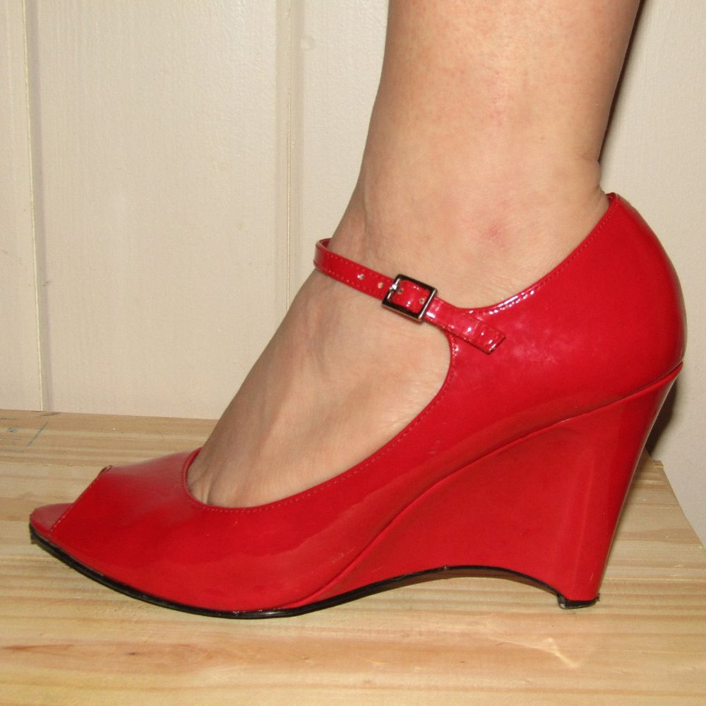 Shinny red heels!